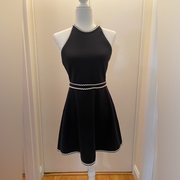 Hill House Dress - Picture 1 of 6